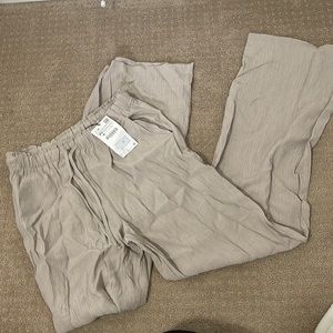 NWT Zara flowy tan pants size XS